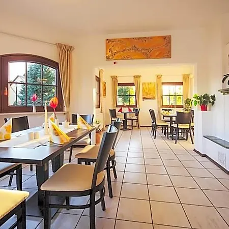 Guest house Lokal Genial & Restaurant Beelitz