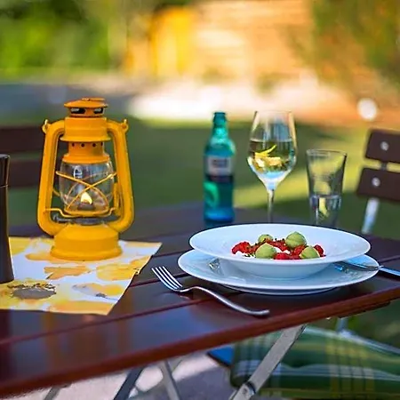 Guest house Lokal Genial & Restaurant