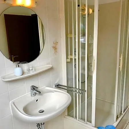 Guest house Lokal Genial & Restaurant 3*