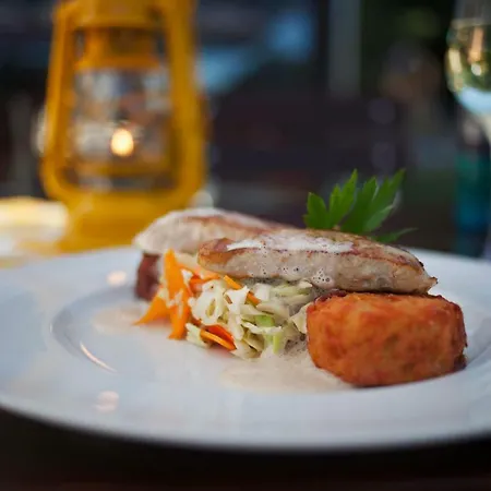 Lokal Genial & Restaurant *