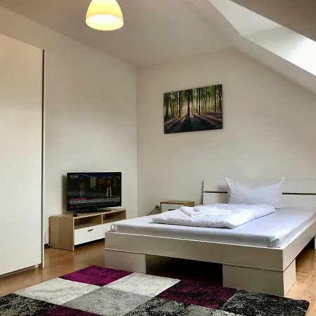 Lokal Genial & Restaurant 3*